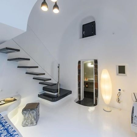 Appartement Santorini Traditional Apt With Private Hot Tub à Fira  Extérieur photo